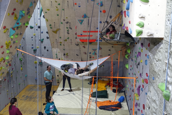 Foto von Jugendtreff in der Kletterhalle am Hüttenweg | © Luise Zepter