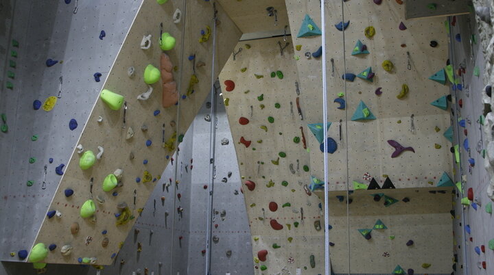 Kletterhalle Hüttenweg, AlpinClub Berlin (DAV) | © Tom Pfeifer, AlpinClub Berlin